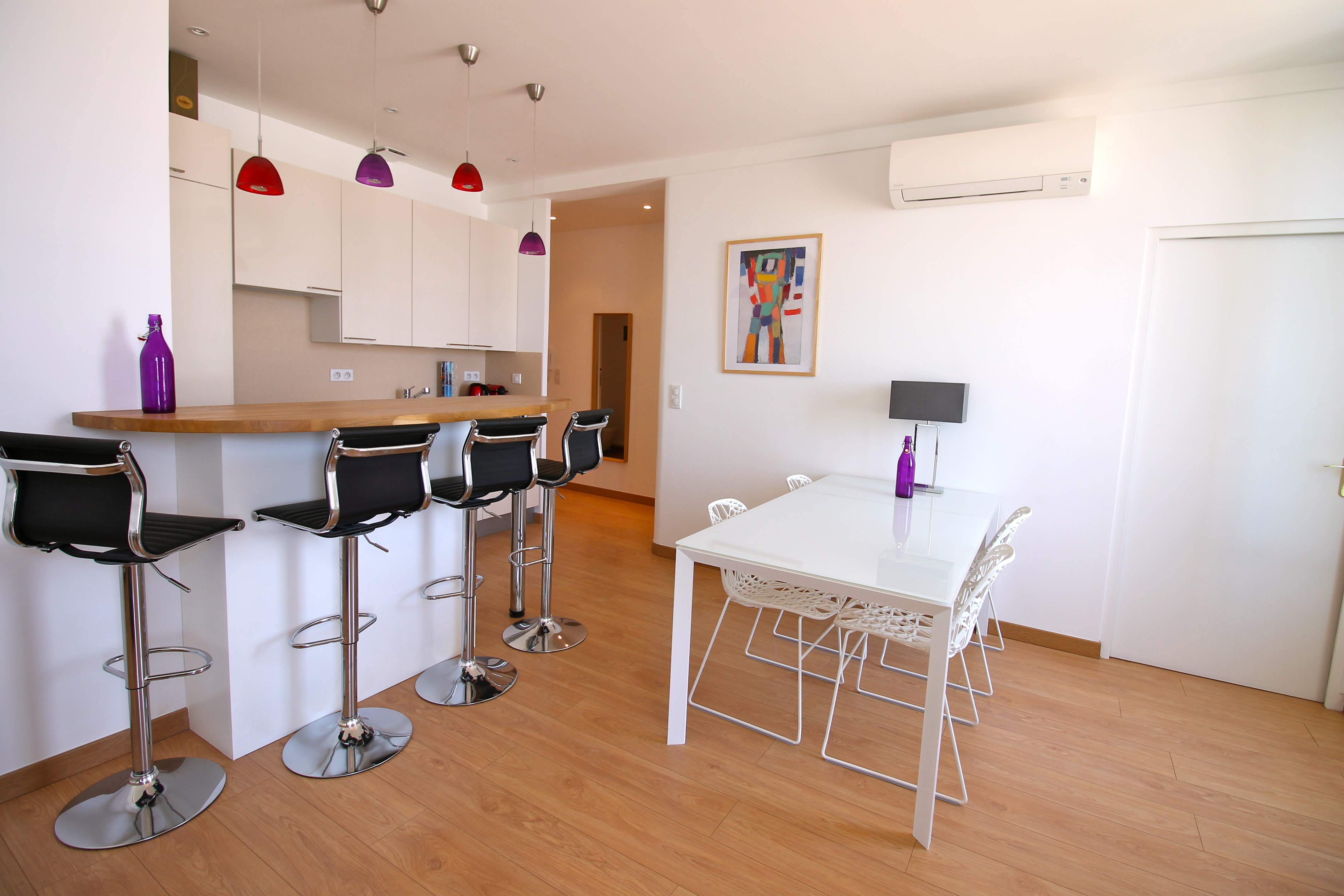 thekeylady-holiday-rental-apartment-location-appartement-dining-area-porte-marine-old-antibes