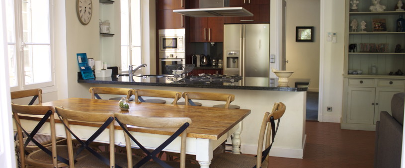 thekeylady-holiday-rental-antibes-maison-gioanni-kitchen-area