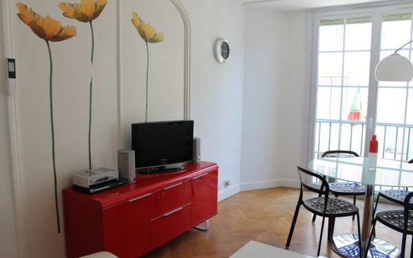 thekeylady-holiday-rental-antibes-palais-soleau-living-room